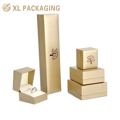 Купить XL Packaging Custom Luxury Boxes Custom Logo PU Leather Jewelry Box for Packaging Pendant Bracelet Bracelet Necklace Set XL упаковка специально разработанные роскошные коробки Производство в сети